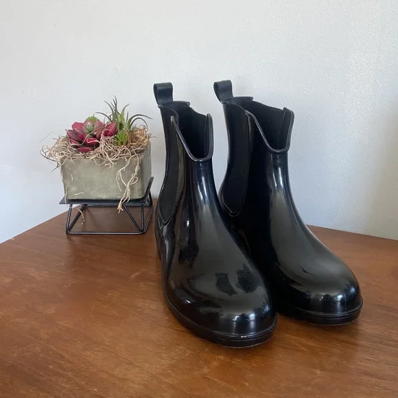 Nicole Miller Black Rain Boots - Size 7 - Picture 3 of 6